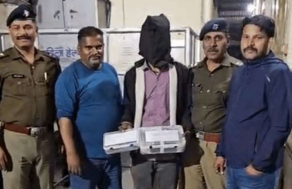 ऊधमसिंह नगर: यहां फर्जी आधार-पैन और मार्कशीट बनाने वाले जन सेवा केंद्र पर STF की बड़ी कार्रवाई