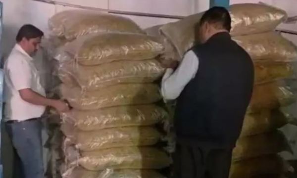 होली से पहले ताबड़तोड़ छापेमारी, 13 क्विंटल सड़े-गले खजूर को नष्ट कराया