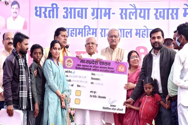 शिक्षा से ही जीवन में आगे बढ़ने का मार्ग होता प्रशस्त : राज्यपाल पटेल