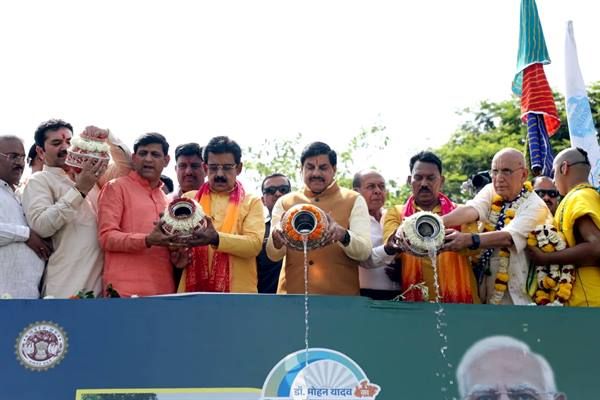 पानी की बूंद-बूंद बचाने के लिए सनातन संस्कृति की पवित्र धारा का अभियान है जल गंगा संवर्धन