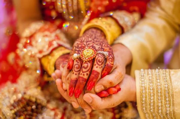 दो बच्&zwj;चों की मां ने रचाई शादी, इस वजह से आ गई चर्चा में