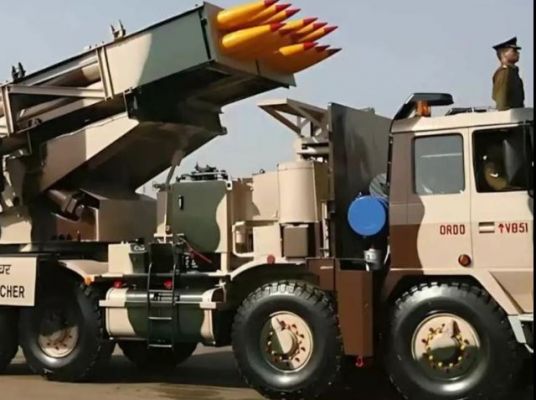 &lsquo;पिनाका&rsquo; का प्रहार: भारतीय सेना का बड़ा फैसला, रूसी &lsquo;ग्रैड&rsquo; युग का होगा अंत