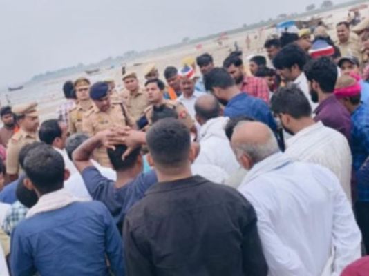 गंगा घाट पर मुंडन संस्कार बना मातम, चार जिंदगियां लापता