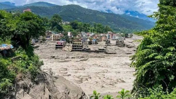 नेपाल में बाढ़ से 900 से ज्यादा मौतें, 4,200 से अधिक लापता; तबाही के बीच रेस्क्यू जारी