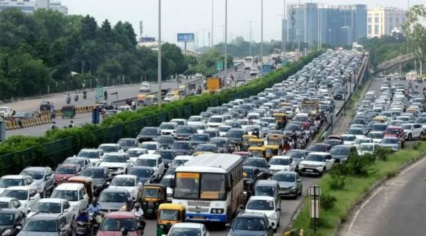 कारों के प्रदूषण पर लगेगी सख्त पाबंदी, केंद्र सरकार ने जारी किए नए नियम