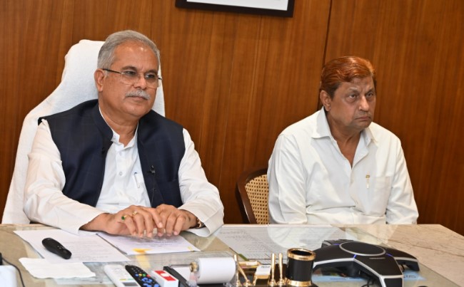  मुख्यमंत्री वृक्ष संपदा से जुड़े किसान... सीएम बघेल ने की हितग्राहियों से चर्चा... 12 साल बाद 26 लाख की होगी आमदनी