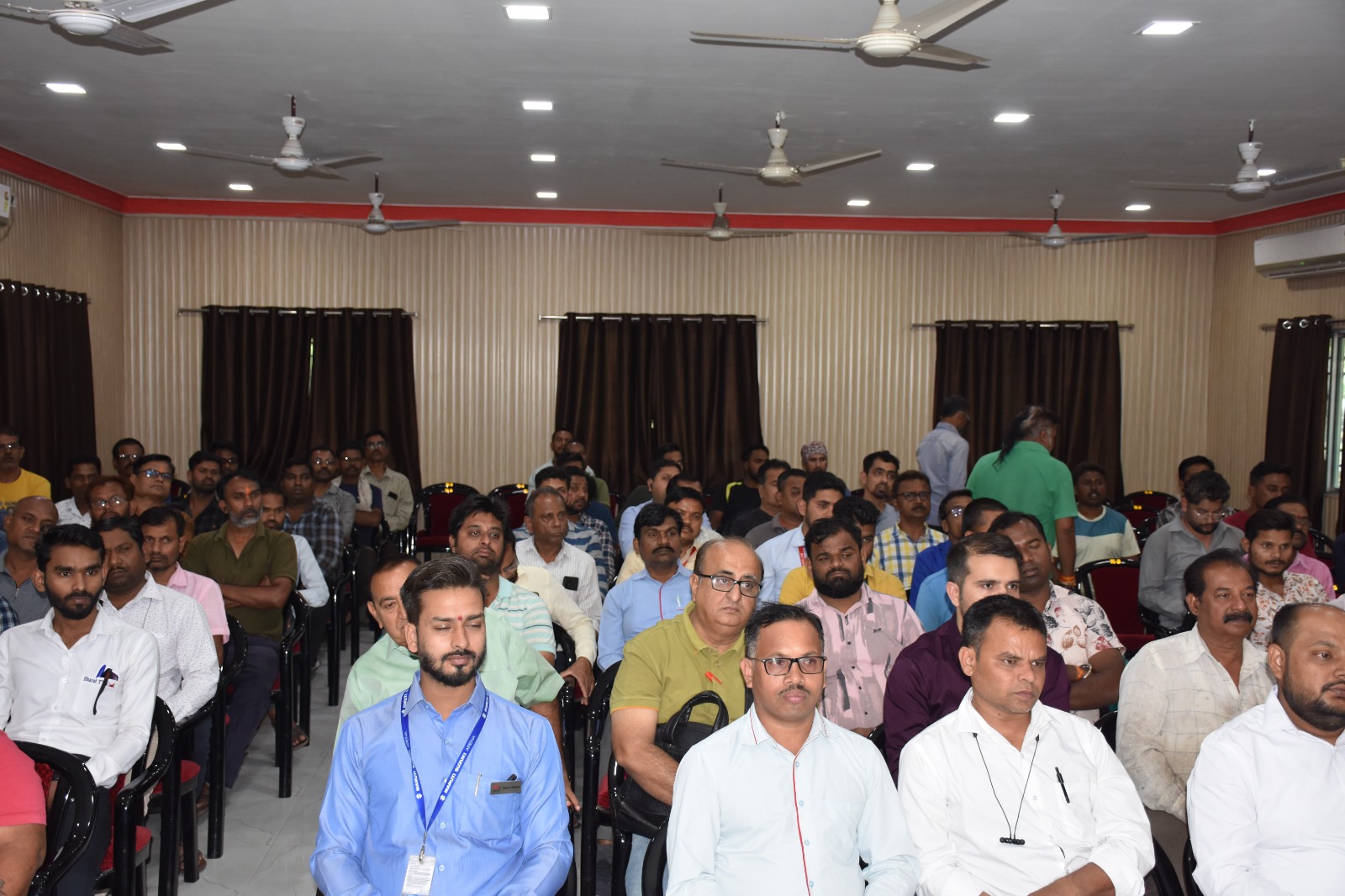  आटो डीलरों और वाहन पार्ट्स विक्रेता को पुलिस की दो टूक.... अमानक पार्ट्स करें थाने में जमा