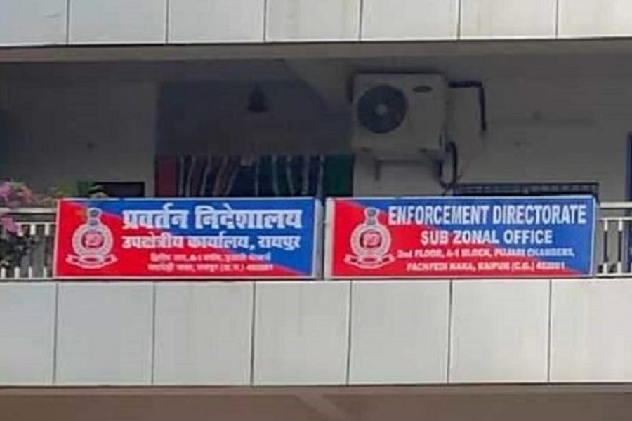 रायपुर में एक बार फिर ED की धमक... बार संचालक के ठिकाने पर दी दबिश... घेरे में आ चुके हैं दिग्गज शराब कारोबारी