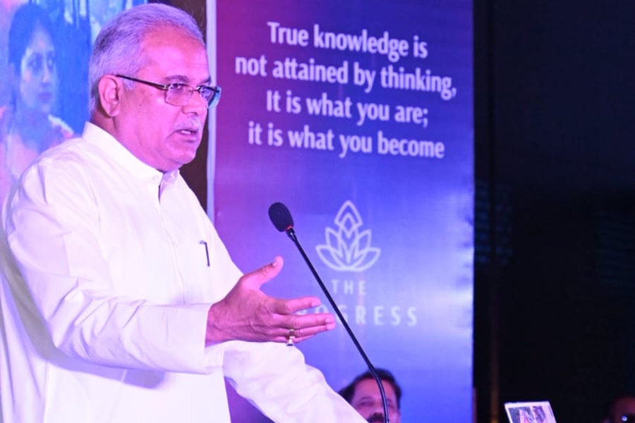 BIG NEWS : इसरो के पूर्व वैज्ञानिक डॉ. सुरेश ने, मुख्यमंत्री डॉ. बघेल को दिया नया उपनाम... तालियों की गड़गड़ाहट से गूंज उठा सभागार