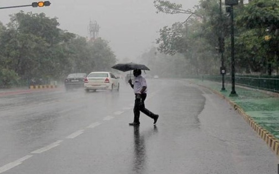 राजधानी सहित कई जिलों में सुबह से हो रही बारिश