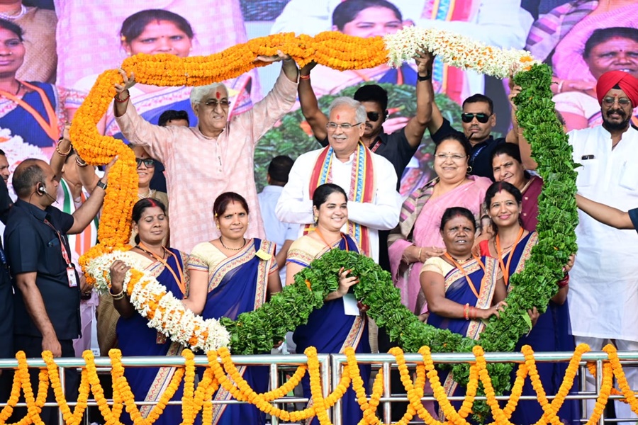 सीएम के लिए आयोजित हुआ 'आभार सम्मेलन'... महिलाओं की संख्या देख मुख्यमंत्री ने ही कर दिया आभार प्रकट