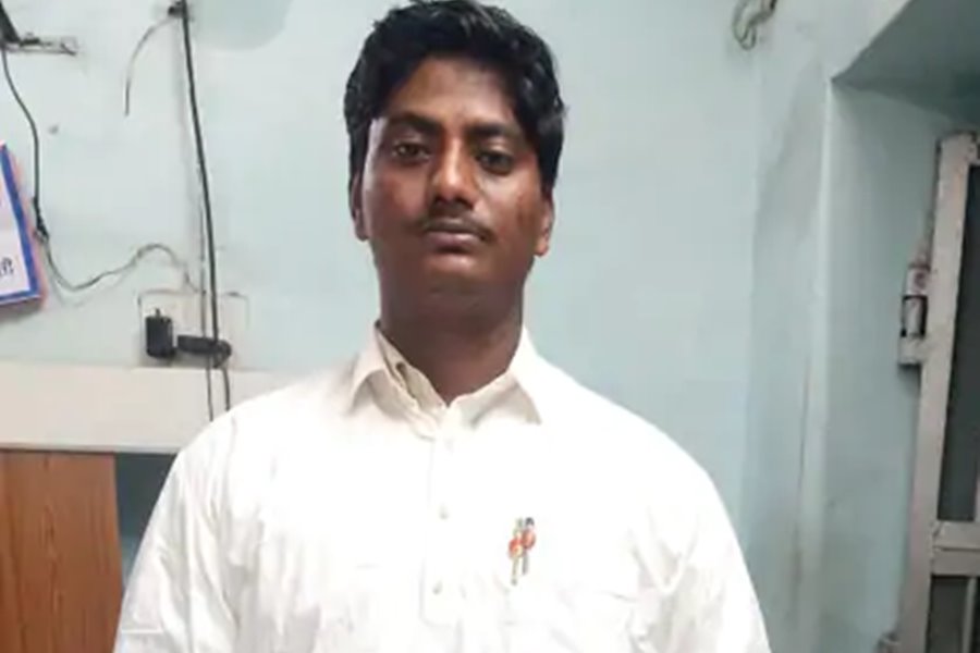 आहूति के लिए मांगता था आईफोन, सोने के गहने... मौत का दिखाता था खौफ... रायपुर पुलिस ने किया गिरफ्तार