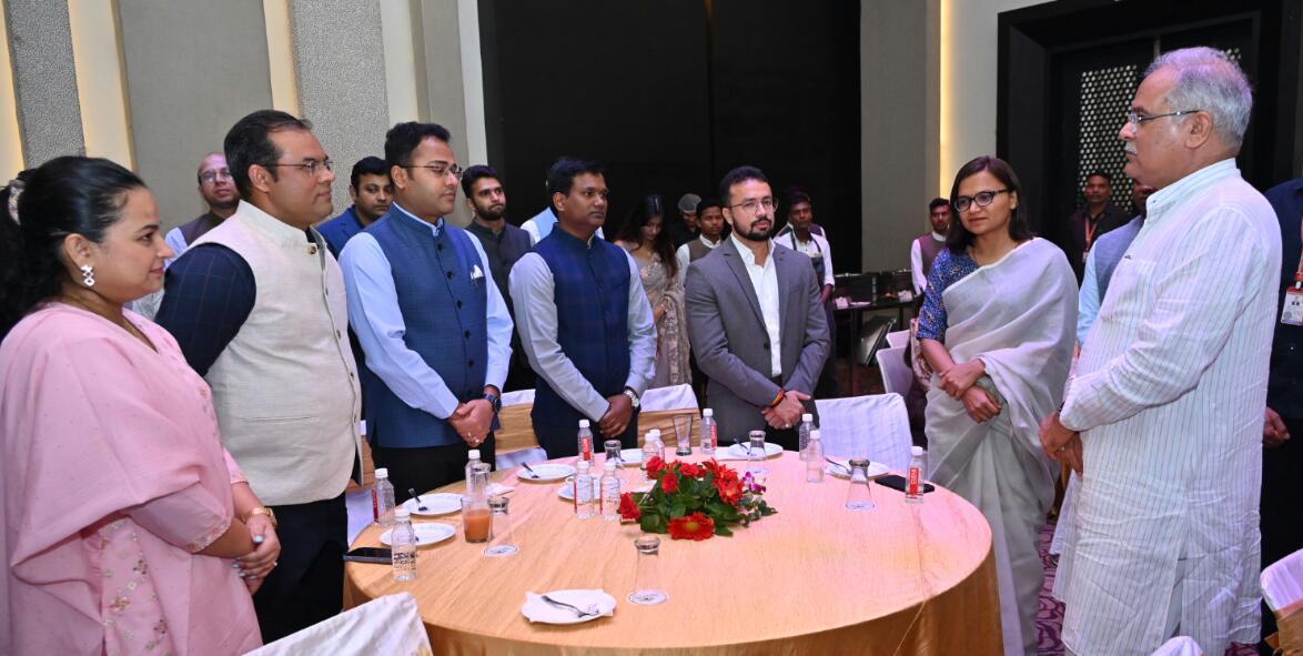 आईएएस कॉन्क्लेव  के समापन समारोह में शामिल हुए सीएम... कहा- योजनाओं के क्रियान्वयन में आपकी महती भूमिका