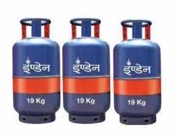तेल कंपनियों ने कमर्शियल सिलेंडर की कीमत घटाई, घरेलु यथावत बरकरार