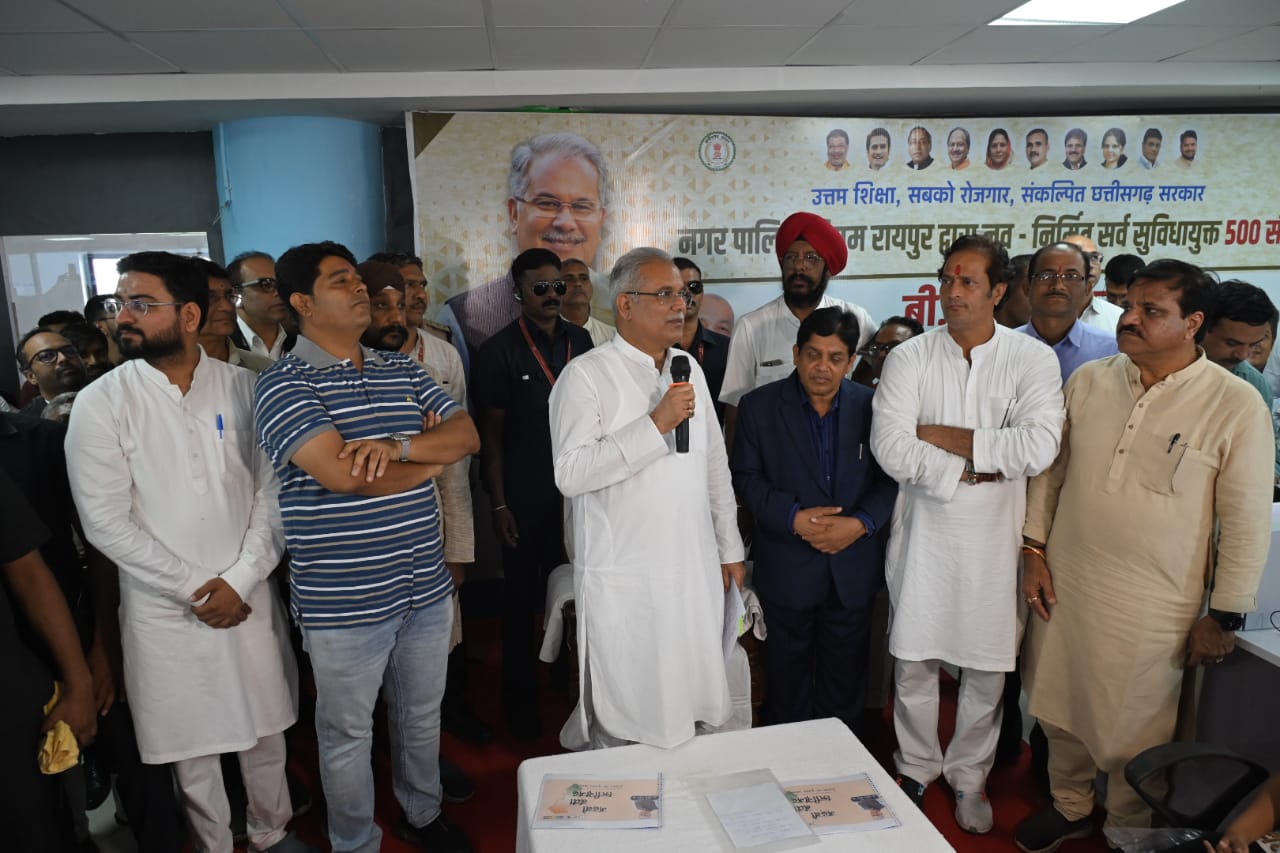 मुख्यमंत्री ने जन्मदिन पर युवाओं को दिया बीपीओ का तोहफा.... एक सौ युवाओं को दिया जॉब लेटर 