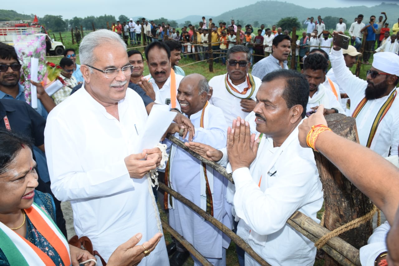  मुख्यमंत्री भूपेश बघेल ने नगरी-सिहावा के मुकुंदपुर में राम वन गमन पर्यटन परिपथ के निर्माण कार्यों का किया लोकार्पण