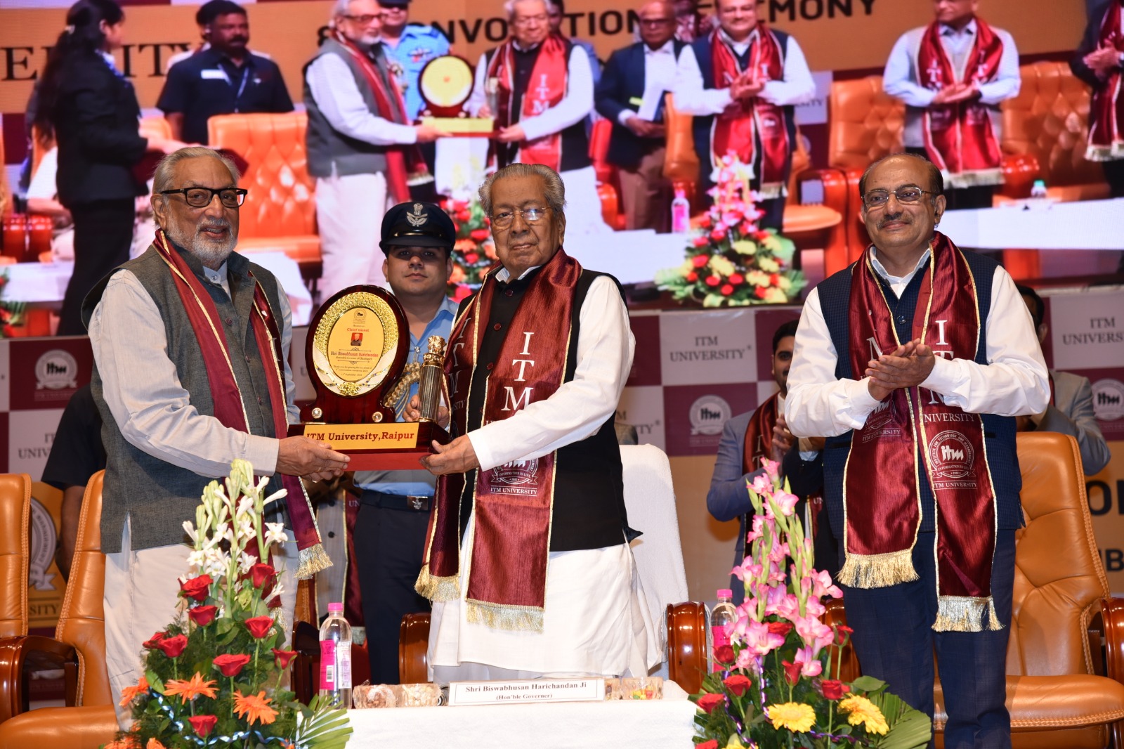 आईटीएम विवि में दीक्षांत समारोह में शामिल हुए राज्यपाल....बोले- नवाचार, रचनात्मकता और आजीवन सीखने की भावना होनी चाहिए विद्यार्थियों में 