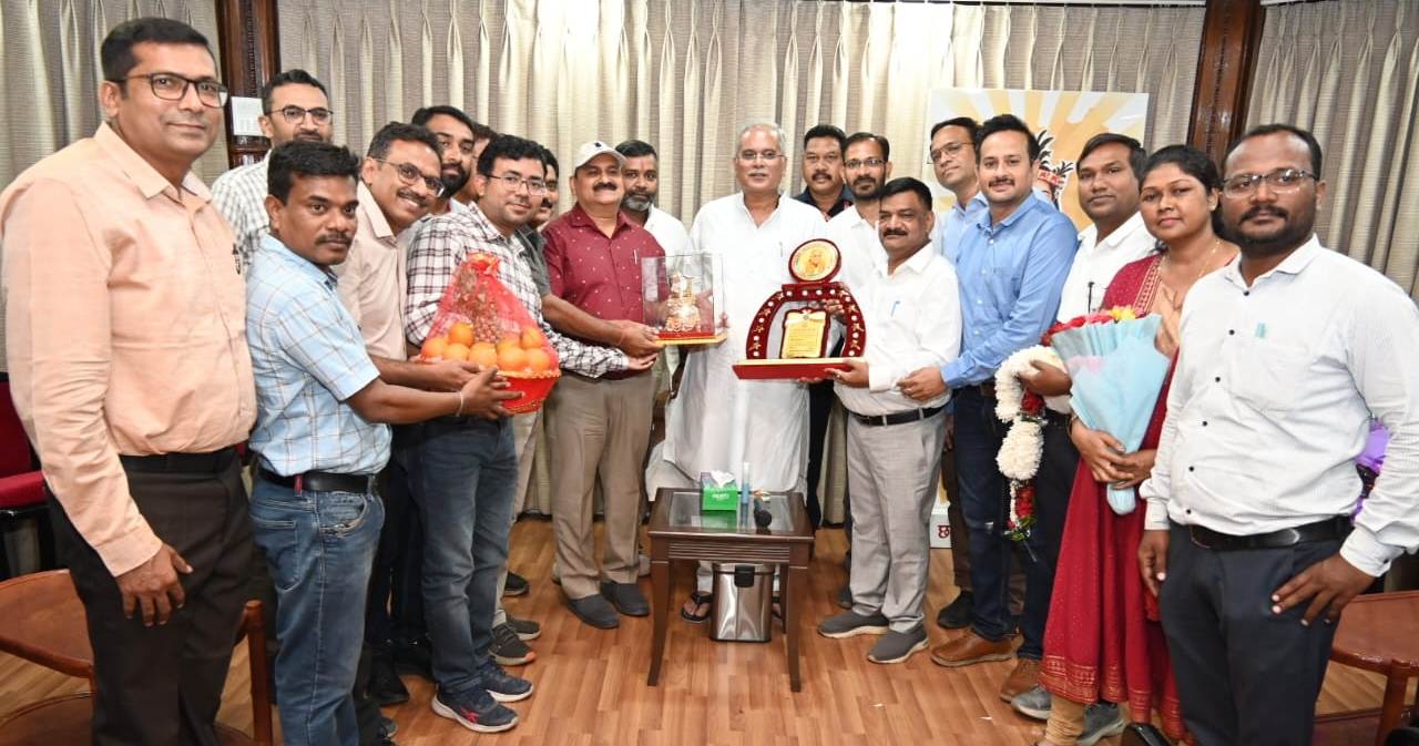 मुख्यमंत्री से मिला विद्युत मंडल अभियंता संघ... पुरानी पेंशन योजना बहाल करने के लिए जताया आभार  
