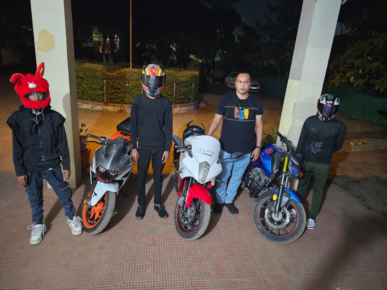 नवा रायपुर में बाइक पर स्टंट करने वाले चार पर एफआईआर.... मंदिर हसौद पुलिस की कार्रवाई
