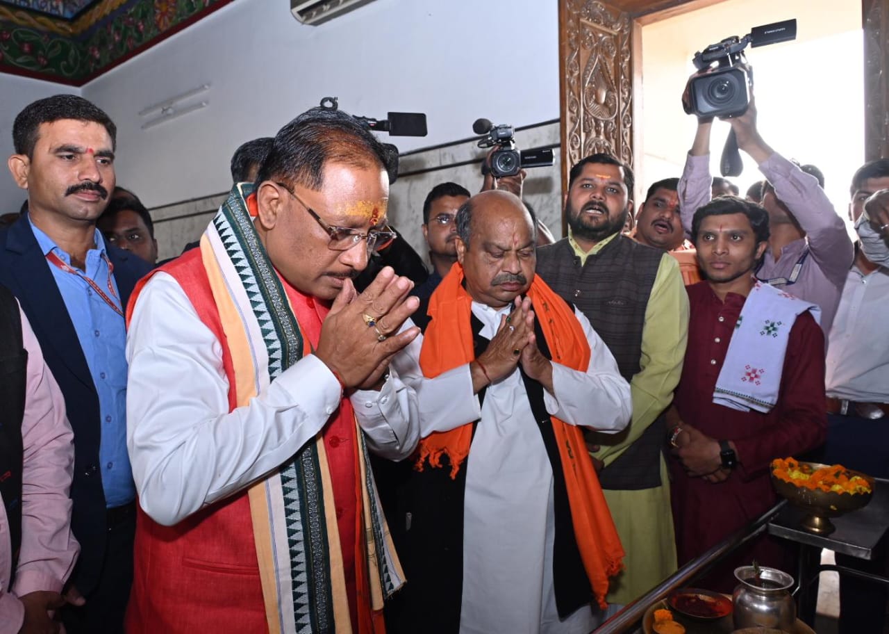 मुख्यमंत्री की शपथ लेने से पहले विष्णुदेव साय ने लिया महाप्रभु जगन्नाथ का आशीर्वाद