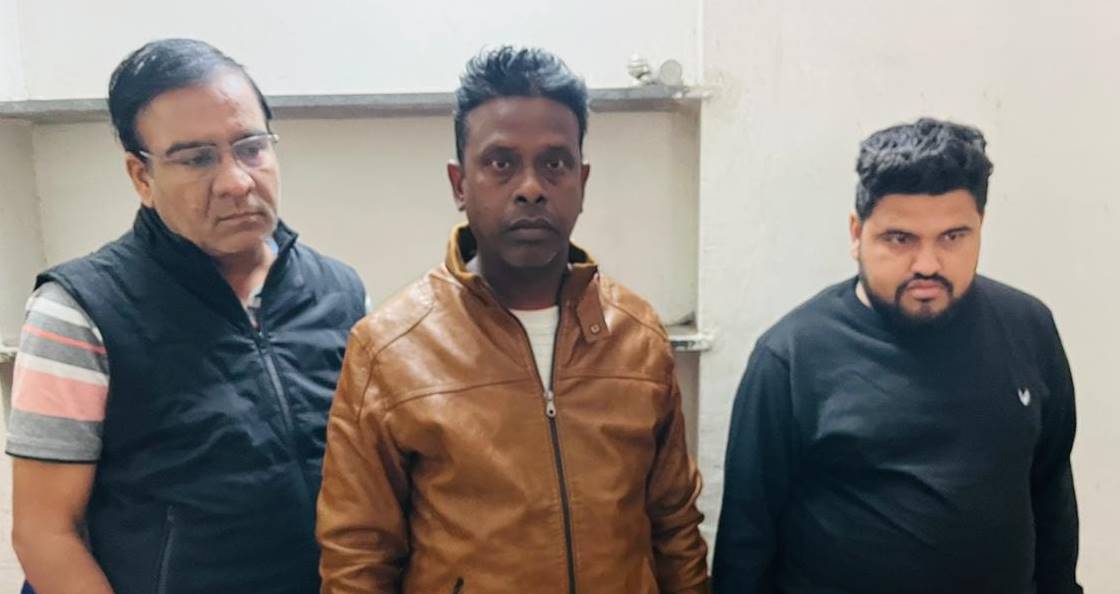 तेलीबांधा चौक में दिनदहाड़े फायरिंग मामले में मास्टर माइंड सहित तीन आरोपी गिरफ्तार