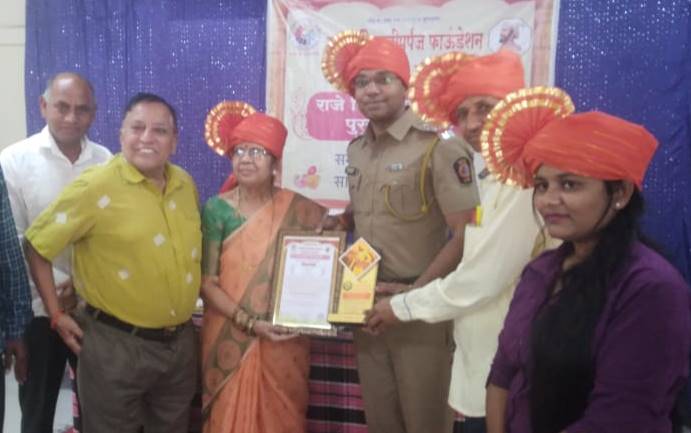 माणुसकी फाउंडेशन ने शुभांगी आप्टे को दिया छत्रपति प्रेरणा पुरस्कार