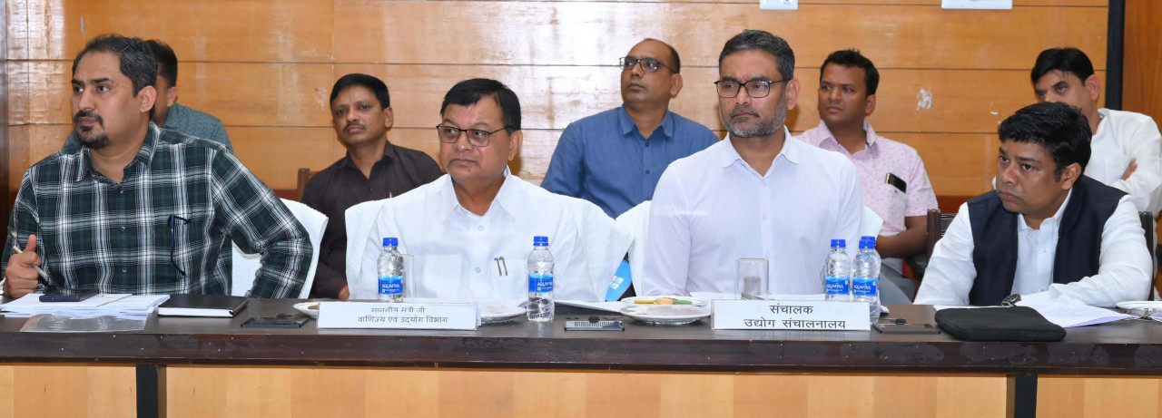 समय सीमा में संयंत्र नहीं लगाने वाले उद्योगों को तीन दिन के भीतर जारी करें नोटिस: उद्योग मंत्री 