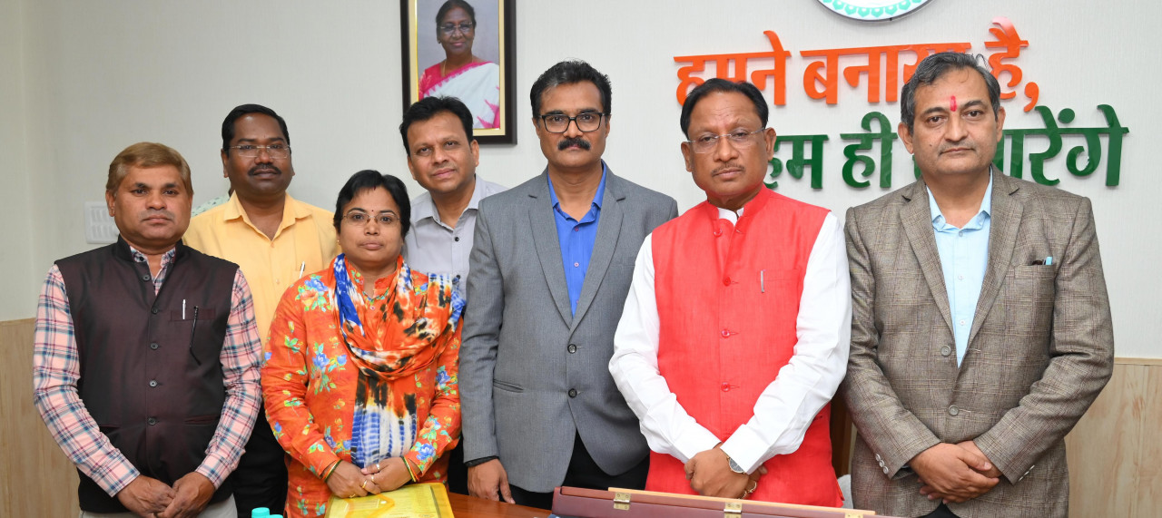 मुख्यमंत्री साय से अधिवक्ता संघ के नवनिर्वाचित पदाधिकारीओ ने की सौजन्य मुलाकात
