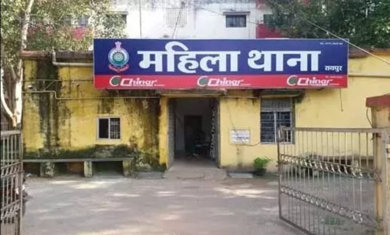 महिला थाना टीआई से महिला ने की मारपीट.... काउंसिलिंग में आई थी महिला