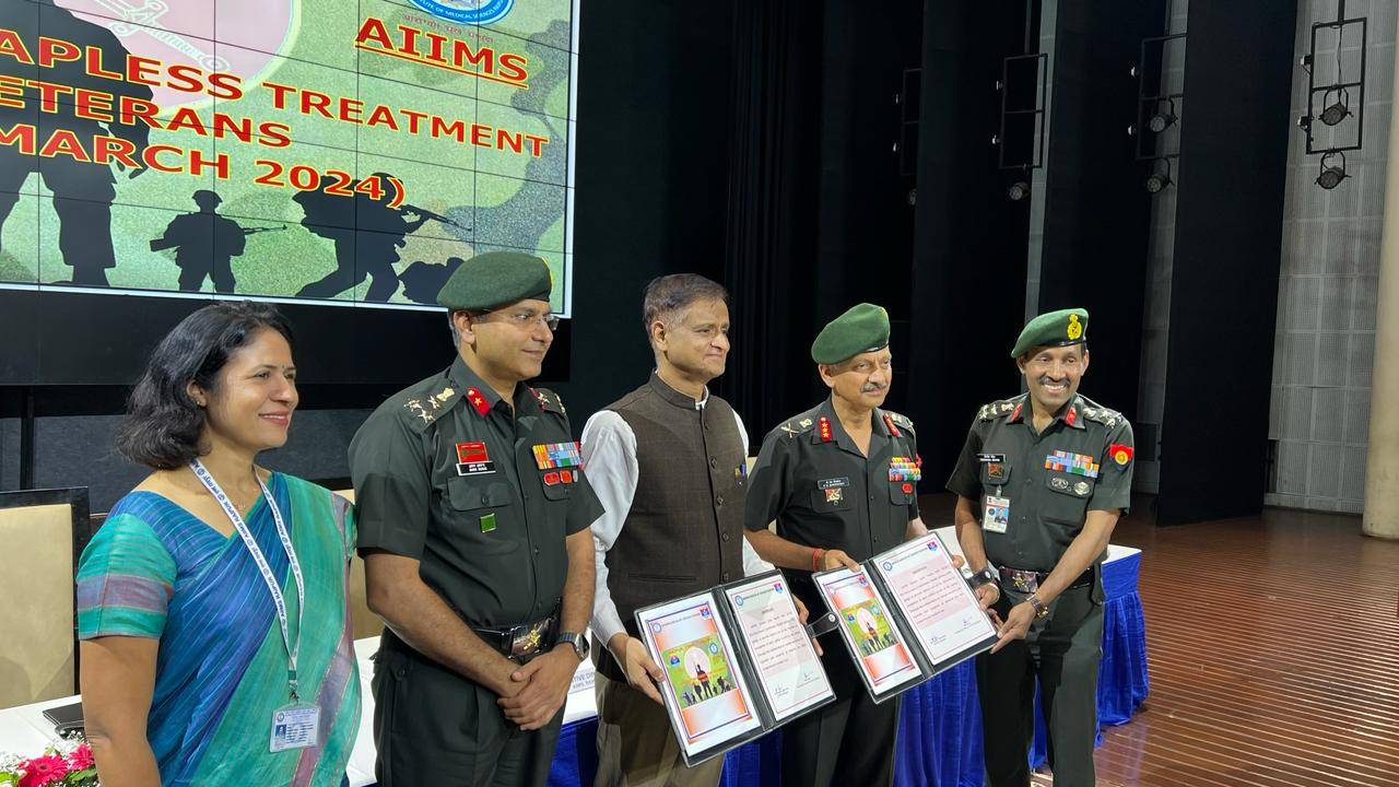 पूर्व सैनिकों की ईसीएच सेवाओं के लिए रायपुर एम्स और सेना के मध्&zwj;य हुआ एमओयू