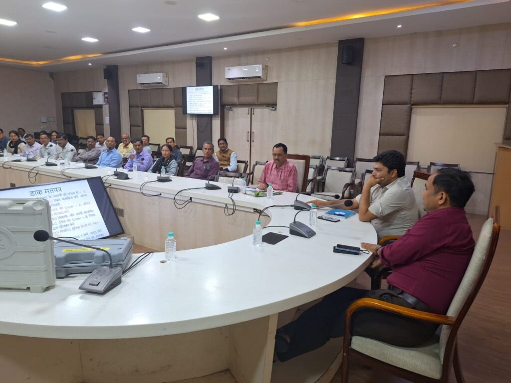 मास्टर ट्रेनर की प्रशिक्षण कार्य शाला में शामिल हुए कलेक्टर डॉ. गौरव सिंह