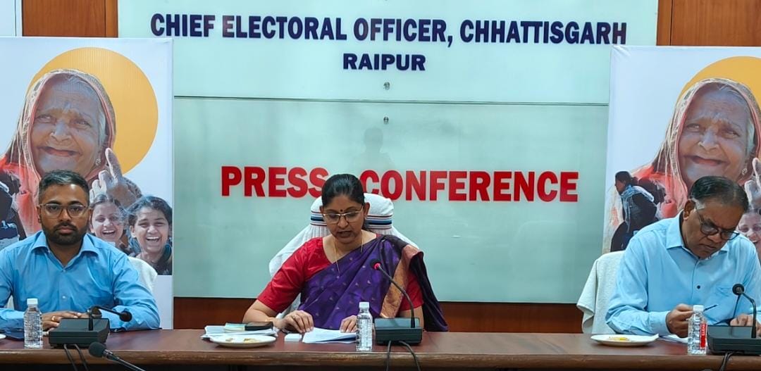  बस्तर लोकसभा क्षेत्र के लिए अब तक कुल पांच अभ्यर्थियों ने दाखिल किए हैं कुल सात नामांकन पत्र