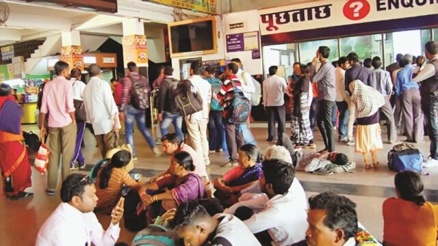 काउंटर टिकट बुकिंग की दिक्कत होगी खत्म, 35 साल के बाद रेलवे बदलने जा रहा है ये सिस्टम