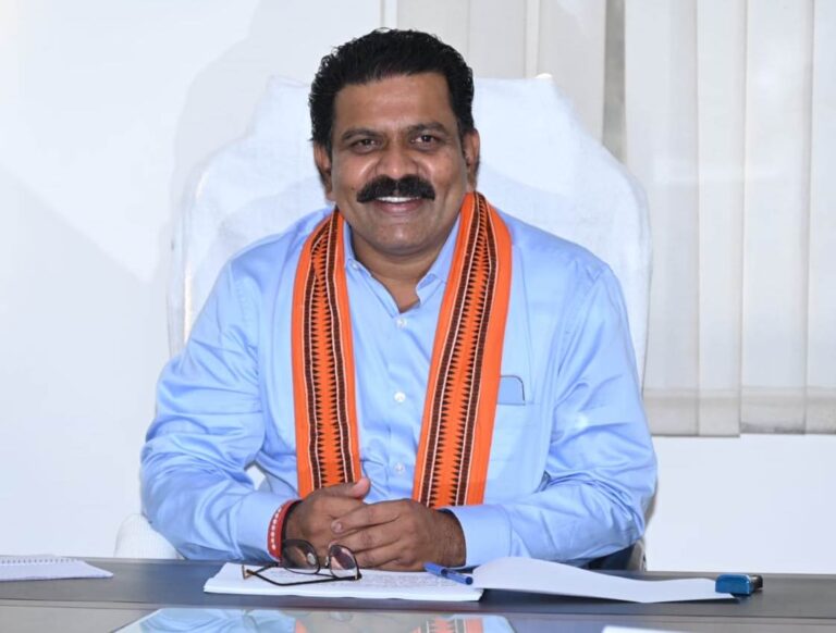 छत्तीसगढ़ के डिप्टी सीएम विजय़ शर्मा ने दिया इस्तीफा.... जानिए किस पद से दिया उन्होंने त्यागत्र