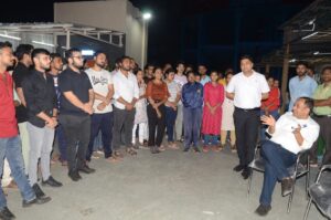 &ldquo;तक्षशिला&rdquo; पुस्त्कालय पहुंचे कलेक्टर गौरव सिंह... बच्चों से कहा-टू द पॉइंट पढ़िये सफलता अवश्य मिलेगी