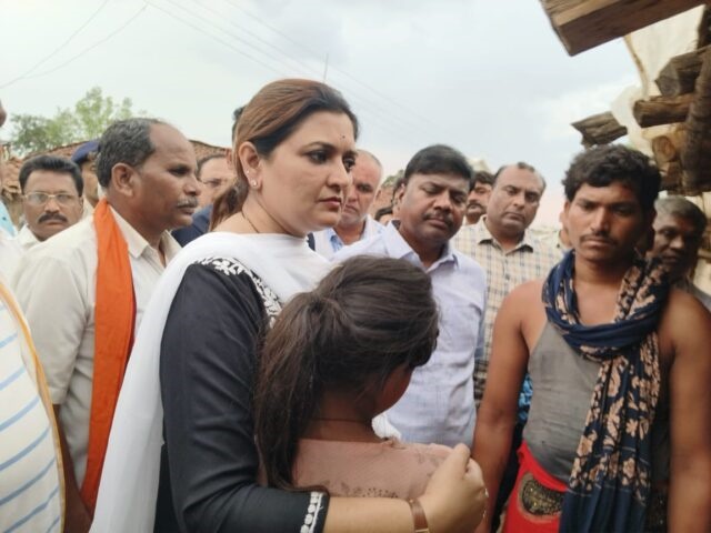 बच्चों के सुखद भविष्य के लिए विधायक भावना बोहरा की मार्मिक पहल, कुकदुर हादसे में मृतकों के बच्चों को लिया गोद