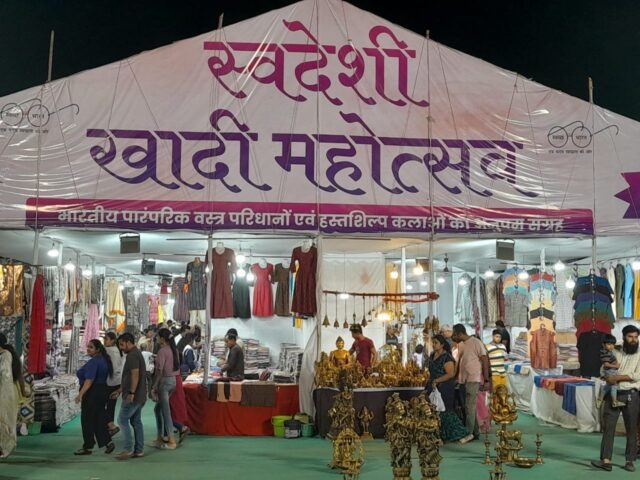 स्थानीय छत्तीसगढ़ हाट पंडरी में, स्वदेशी खादी महोत्सव का भव्य शुभारंभ