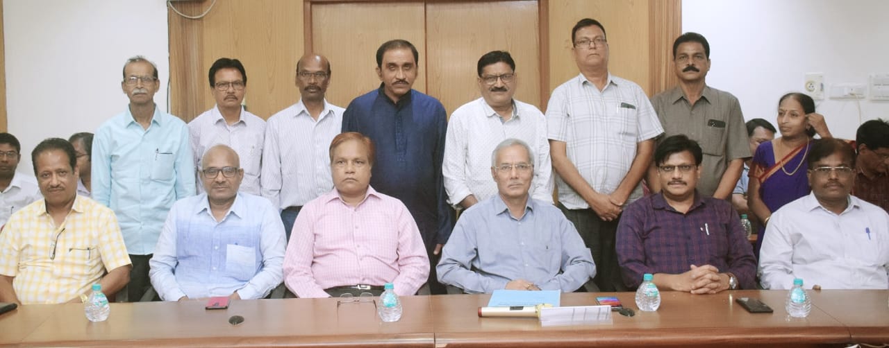 सेवानिवृत्ति के दिन प्रदान किया जाएगा पेंशन आर्डर, पॉवर कंपनी में अधीक्षण अभियंता समेत नौ कर्मी सम्मानित