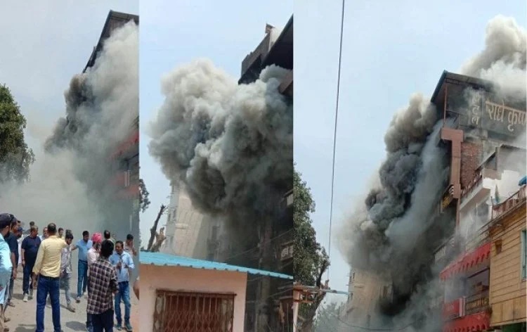 अंबिकापुर स्थित स्पोर्टस सेंटर व होटल राधे कृष्ण में लगी भीषण आग, लोगों के फंसे होने की आशंका