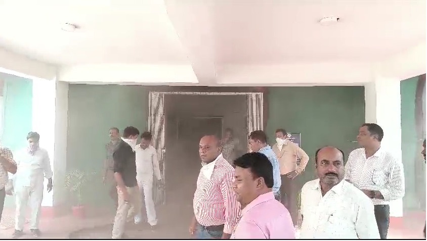 छत्तीसगढ़ लोक आयोग दफ्तर में लगी आग... कर्मचारियों को आनन-फानन में निकाला गया बाहर