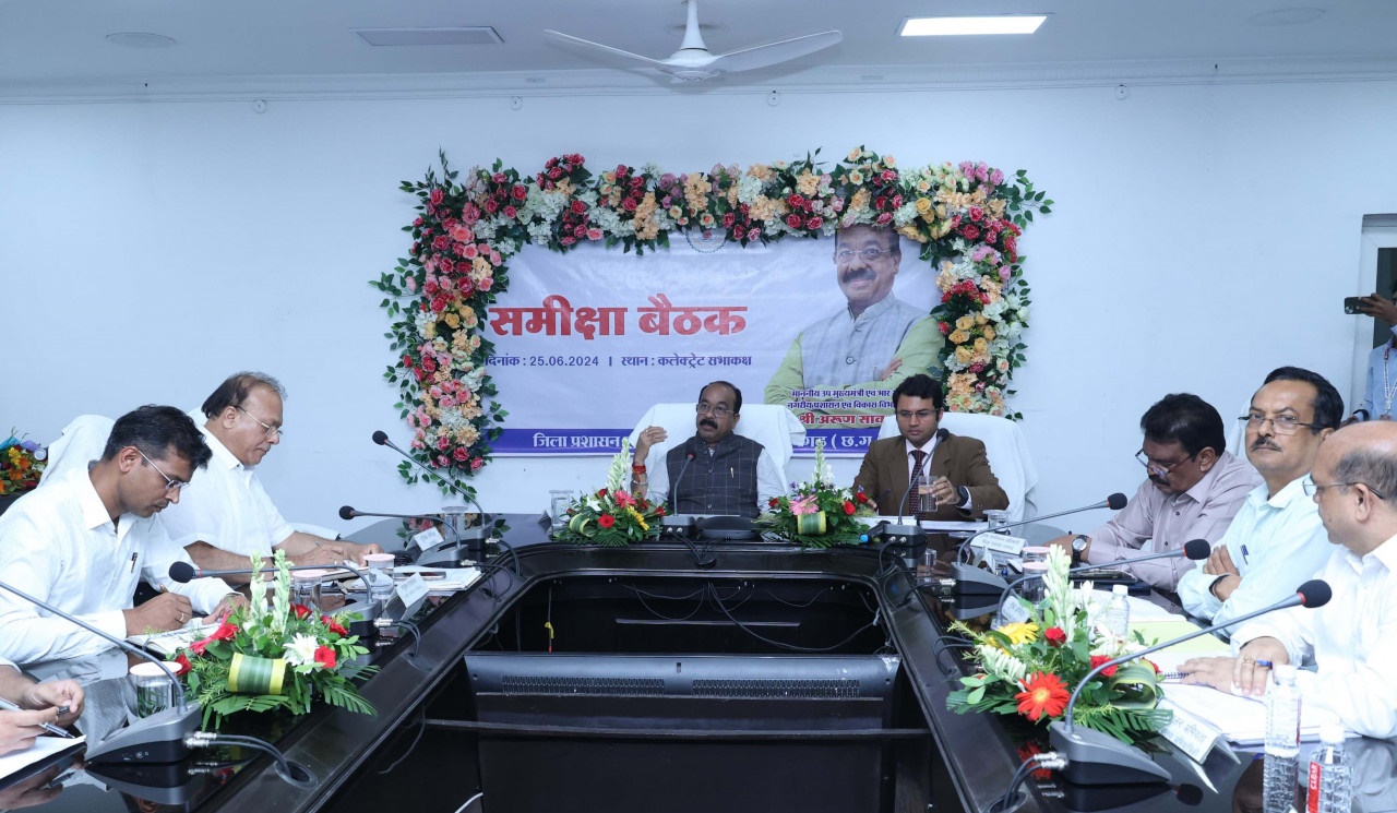 उप मुख्यमंत्री अरुण साव ने रायगढ़ प्रवास के दौरान :  विभाग के कार्यों की समीक्षा की