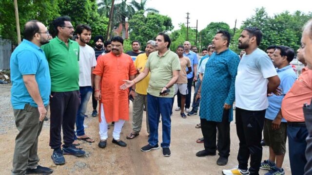 विधायक राजेश मूणत ने किया प्राचीन करबला तालाब का निरीक्षण... 15 दिन के भीतर अतिक्रमण हटाने के दिए निर्देश