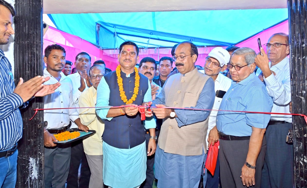 केंद्रीय राज्य मंत्री तोखन साहू और उप मुख्यमंत्री अरुण साव ने सियान सदन भवन का किया लोकार्पण