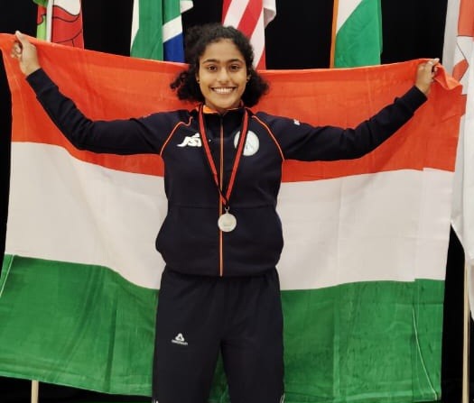 महाराष्ट्र मंडल परिवार की बेटी ने कॉमनवेल्थ गेम्स फेंसिंग में जीता रजत पदक