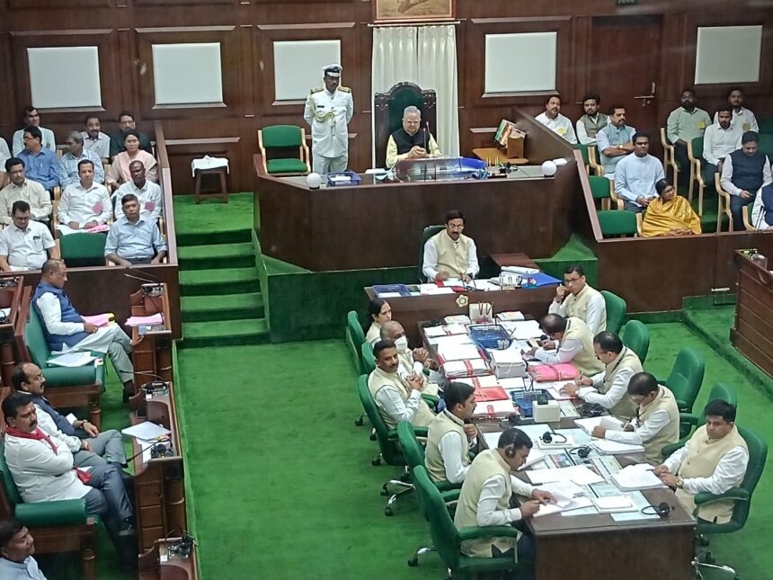 बलौदाबाजार कांडः  विपक्ष ने लाया स्थगन...  हंगामे के बीच सदन की कार्यवाही 3 बजे तक स्थगित 