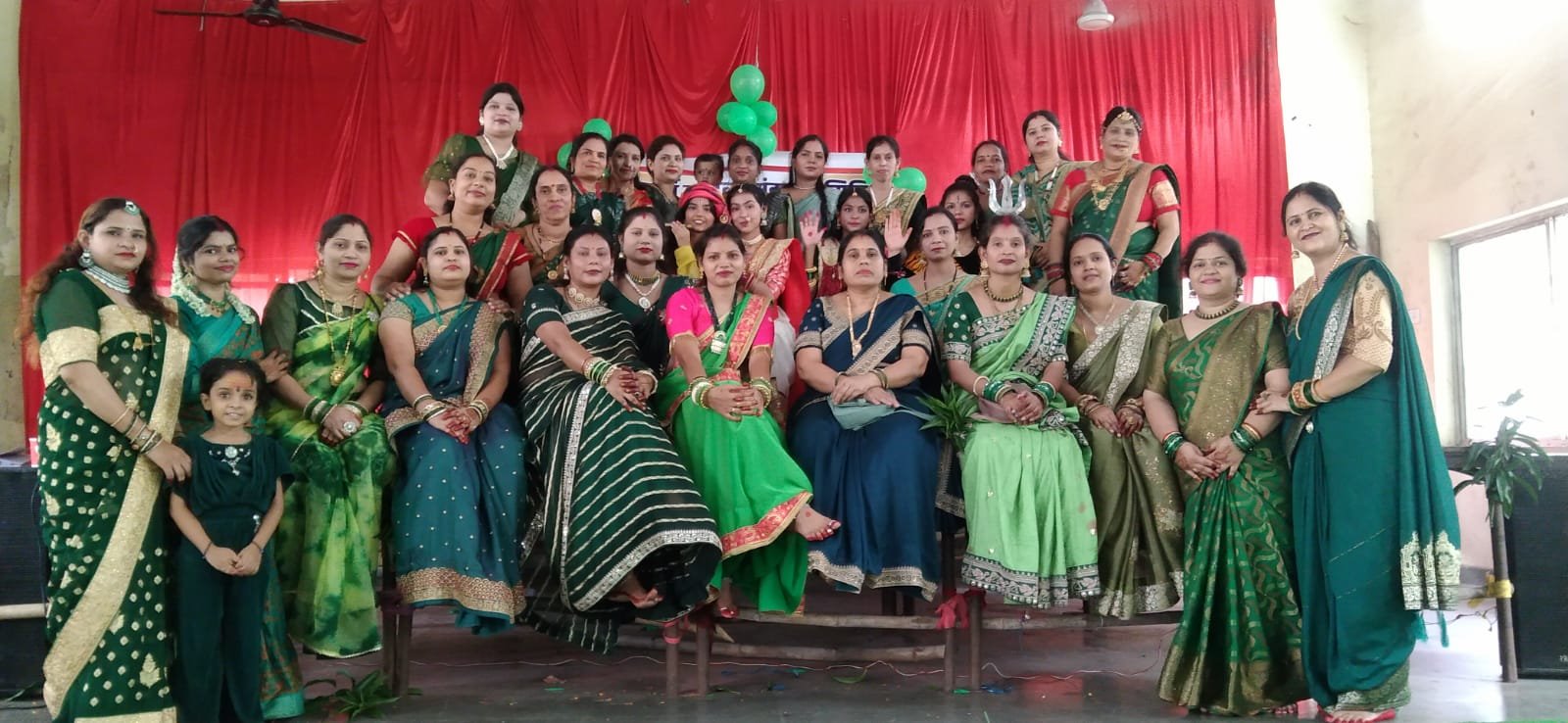 त्रिमूर्ति महिला समिति ने मनाया हरित श्रृंगार... खेले हाउजी गेम