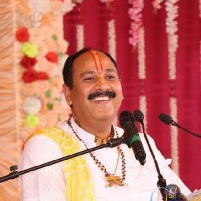 एक दिवसीय शिवमहापुराण कथा में अंतर्राष्ट्रीय कथावाचक पंडित प्रदीप मिश्रा ने बताया शिवमहापुराण का महत्त्व