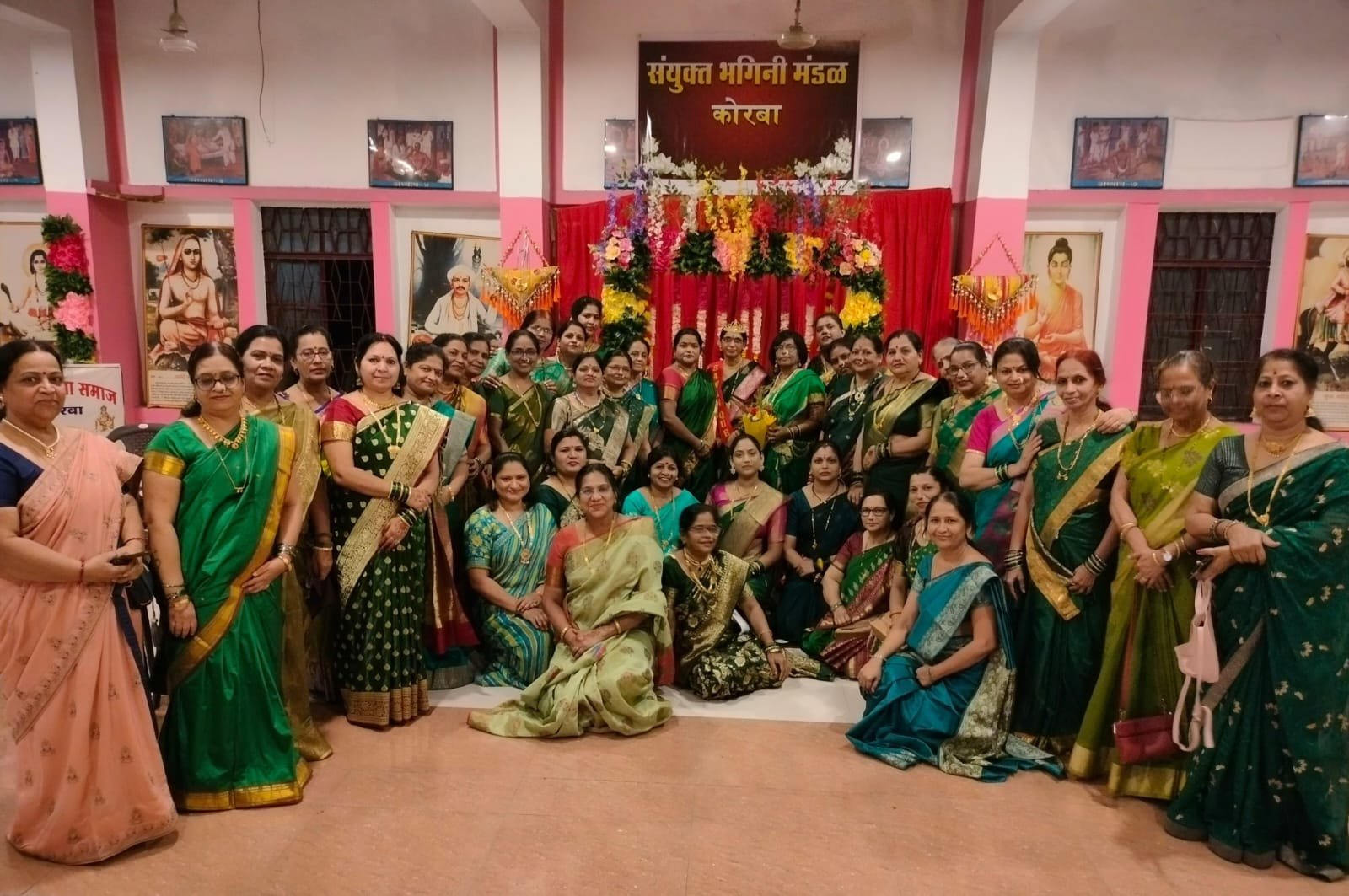 भगिनी मंडल कोरबा ने मनाया सावन उत्सव... फूलों की बारिश से किया सदस्यों का स्वागत