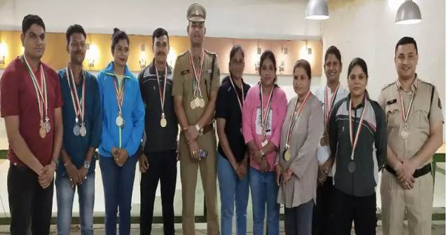  शूटिंग स्पर्धा में इंस्पेक्टर वैभव मिश्रा ने तीन गोल्ड किया अपने नाम... अधिकारियों ने दी बधाई