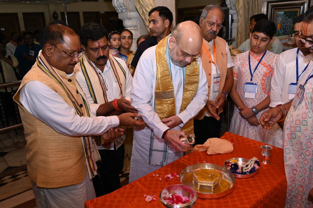 केंद्रीय गृह मंत्री अमित शाह महाप्रभु श्री वल्लभाचार्य मंदिर पहुंचे